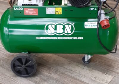 Kolbenkompressor 500/10/2/90 D 400 Volt, fahrbar