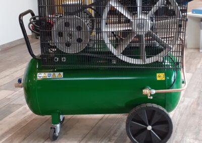 Kolbenkompressor 900/10/2/90 D 400 Volt, fahrbar